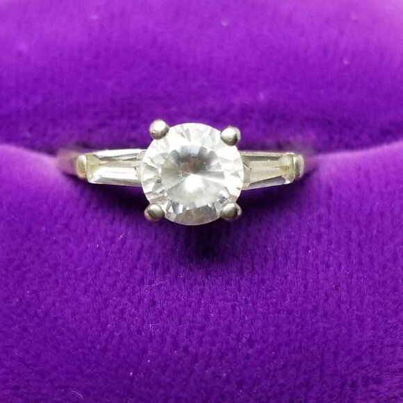 Vintage Sterling Silver CZ Solitaire Ring, Size 7 Band, Sparkly, RJ, Estate - Picture 6 of 9